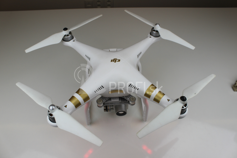 BAZÁR - RC dron DJI Phantom 3 Professional (3x aku)