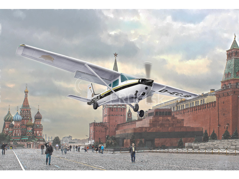 Italeri Cessna 172 Skyhawk – 1987 Landing on Red Square (1:48)