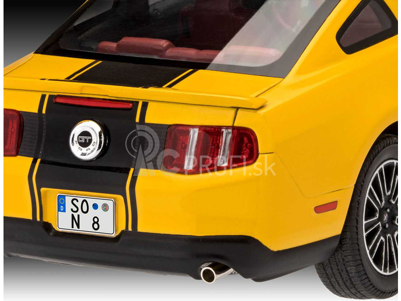 Sada Revell Ford Mustang GT 2010 (1:25)