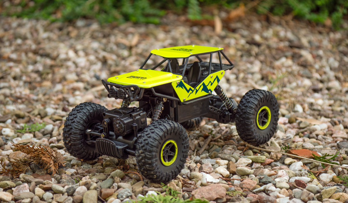 RC auto RMT Rock Buster zboku
