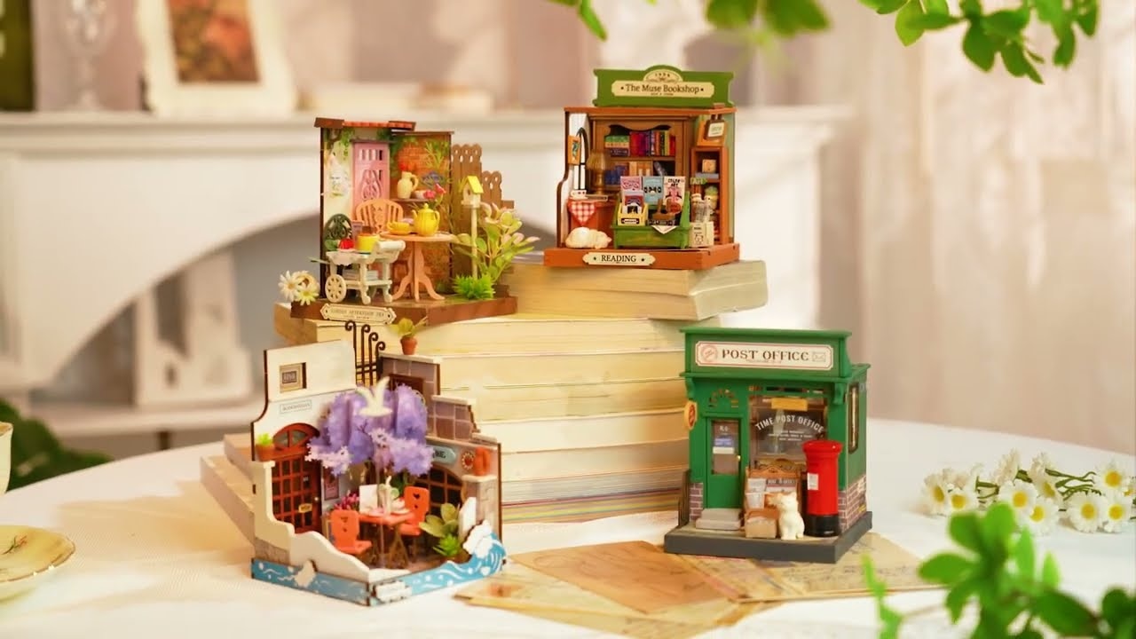 RoboTime Miniature House Restaurant Sea Holiday