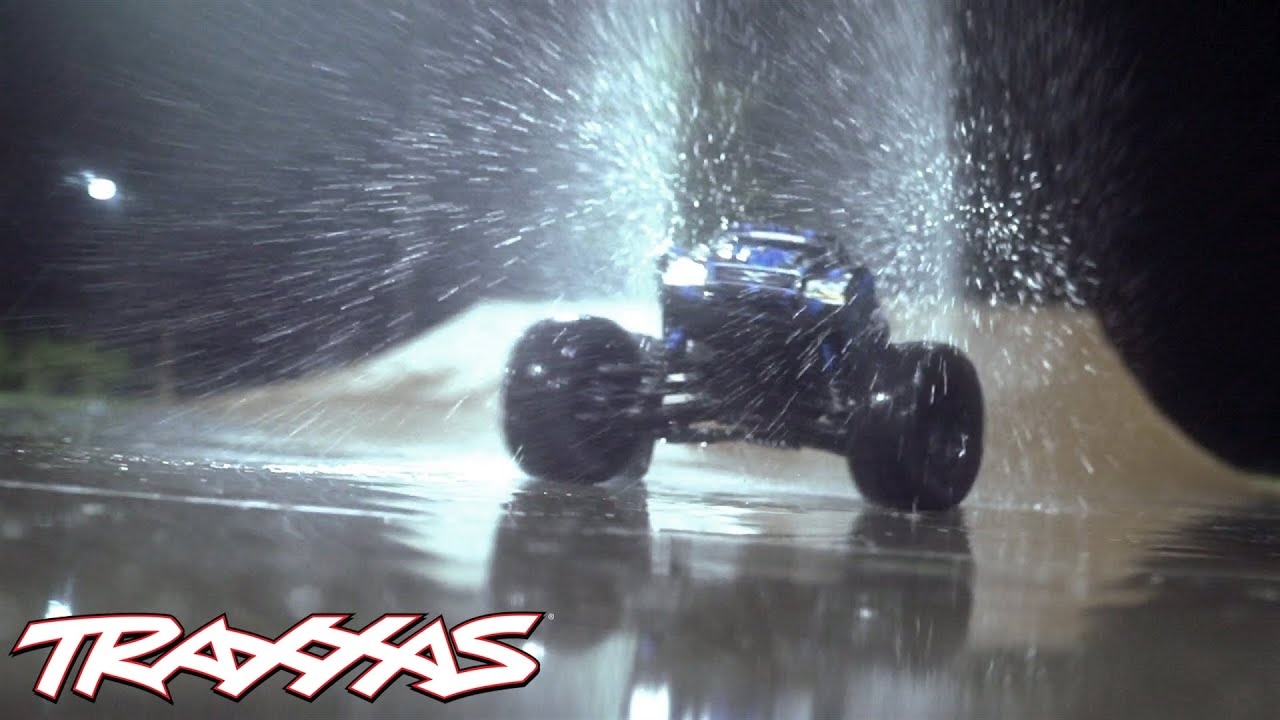 Traxxas X-Maxx 8S Belted 1:5 4WD RTR zelený