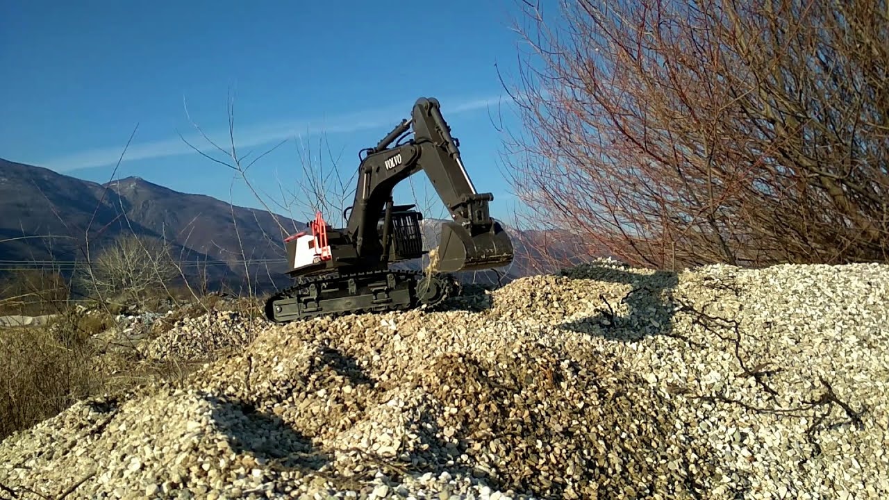 RC pásový profi bager s kovovou lyžicou ACV 730, biela