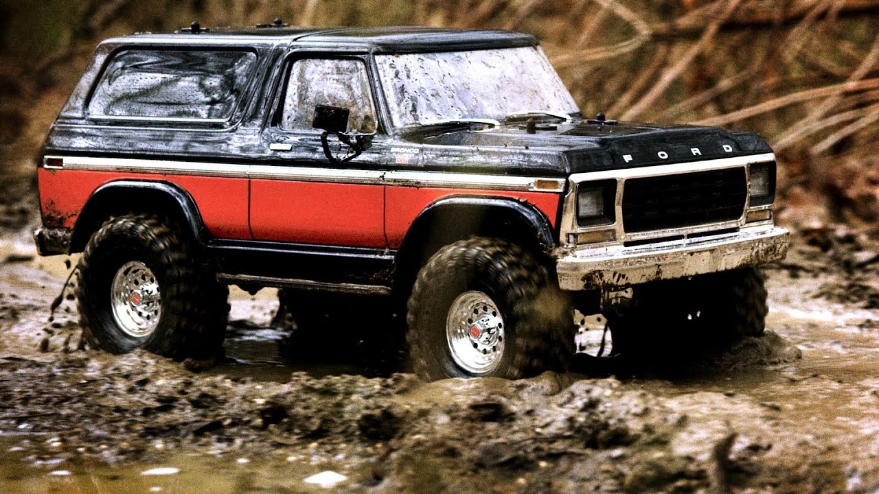Traxxas TRX-4 Ford Bronco 1979 1:10 RTR červená