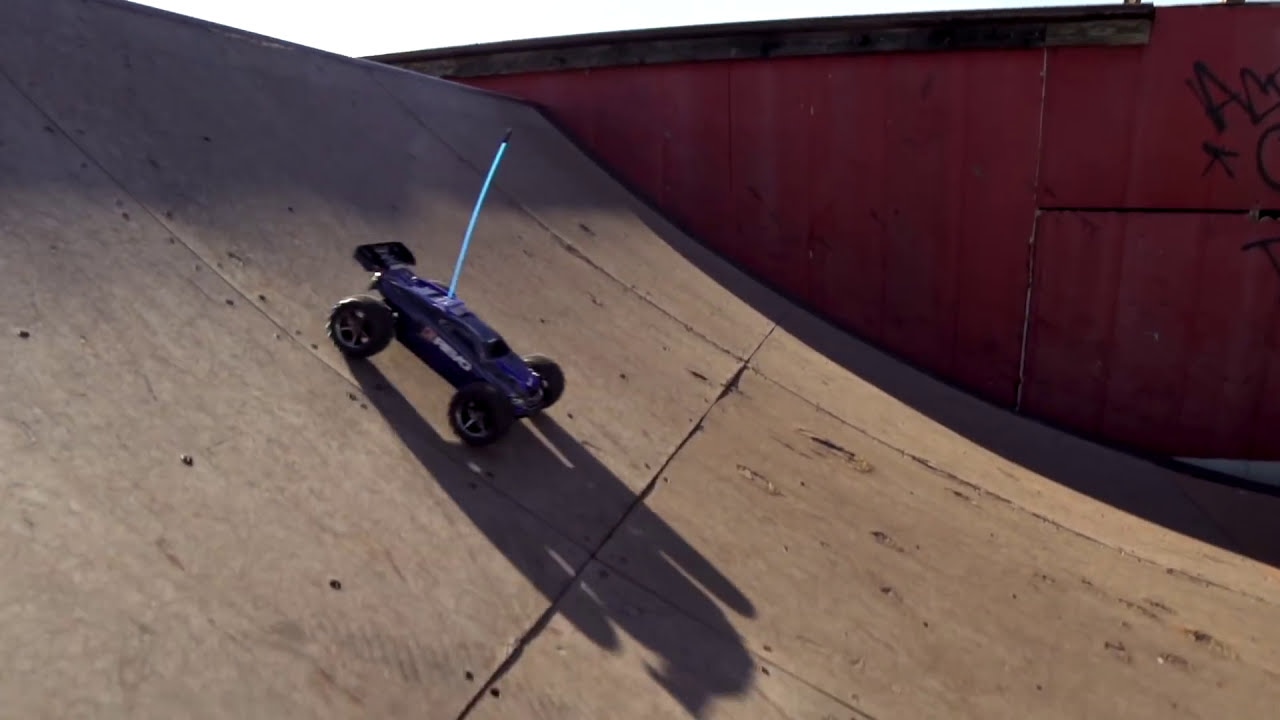 Traxxas E-Revo 1:16 RTR červená