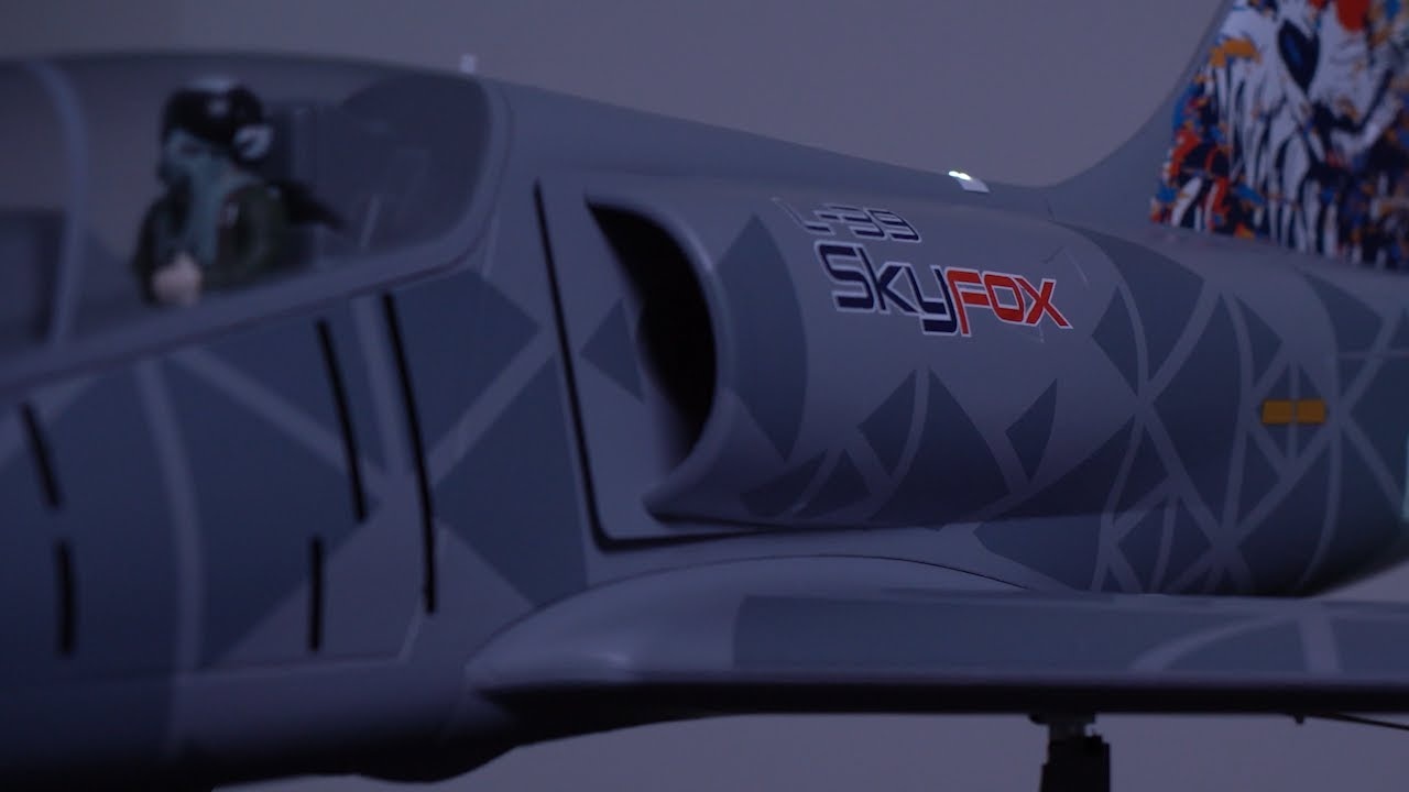 KAVAN L-39 Skyfox 1088 mm – sivá