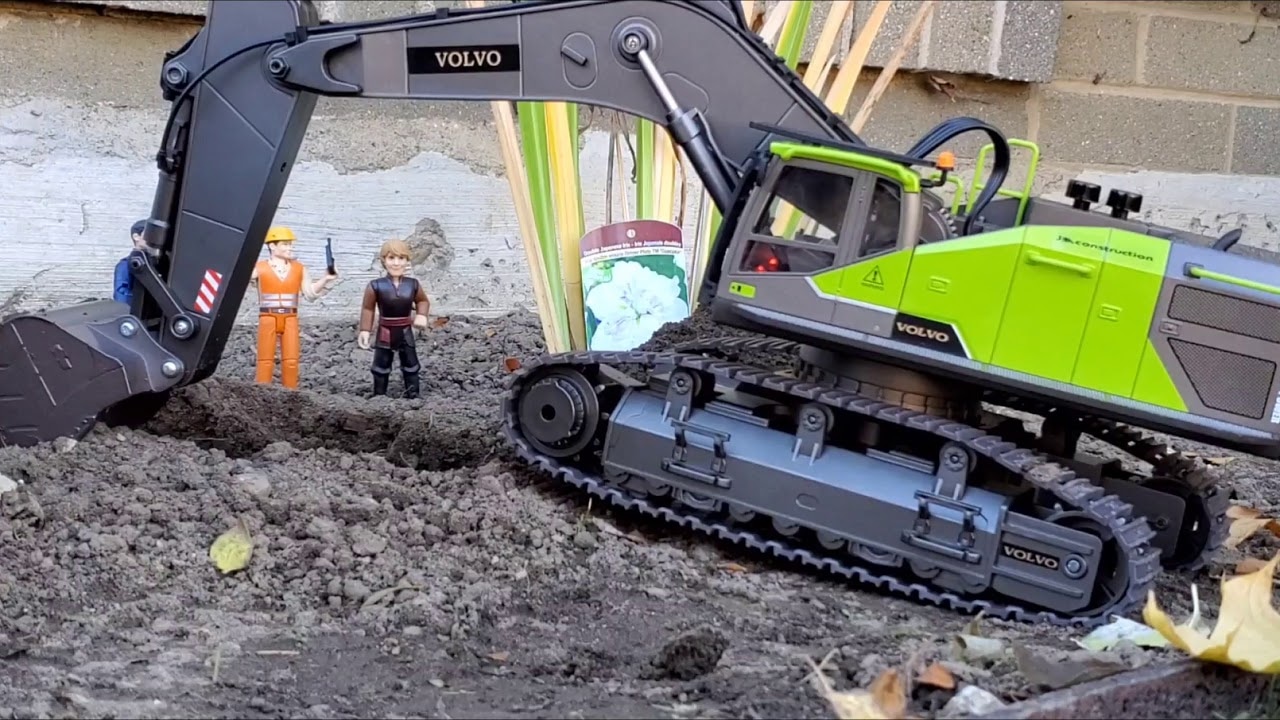 RC pásový bager HN593 s kovovou lyžicou, 1:14