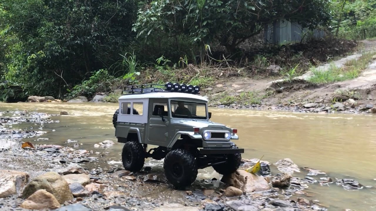 RC auto Cruiser FJ-45 Wagon, sivá