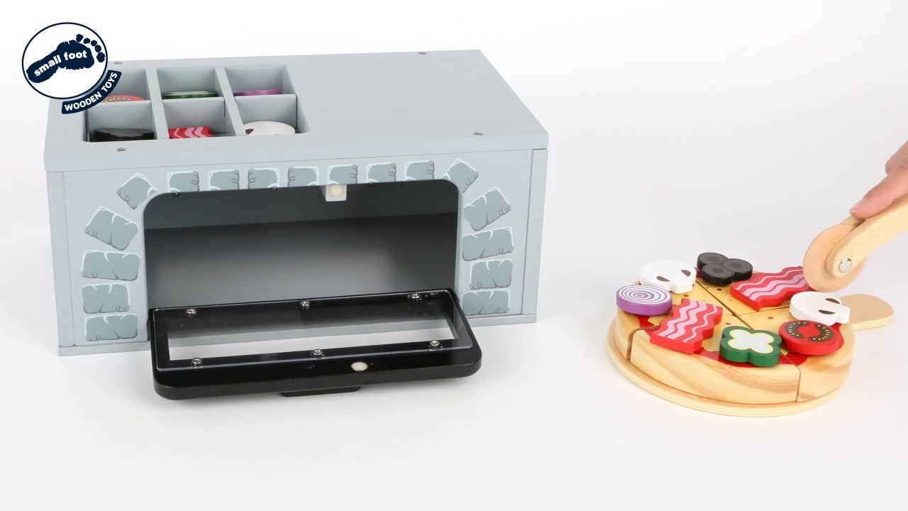 Malá drevená pec na pizzu s príslušenstvom