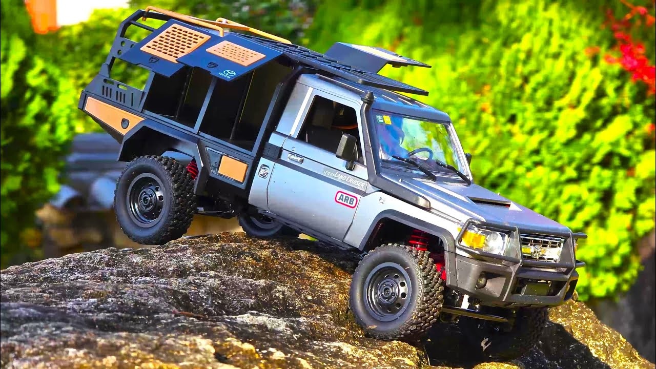 RC auto Land Cruiser Supertourer Toyota, strieborná + náhradná batéria