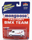 Johnny lightning Chevrolet G20 Van Mongoose 1976 1:64 biely