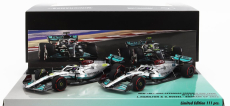 Minichamps Mercedes gp F1 Set 2x W13e Team Mercedes-amg Petronas F1 N 44 3. GP Bahrajnu 2022 Lewis Hamilton + N 63 4. GP Bahrajnu 2022 George Russel 1:43 Silver Green
