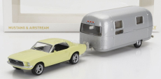 Norev Ford usa Mustang Coupe 1968 s Airstream Caravan Roulotte 1:43 Svetlo žltá