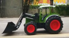 RC traktor Double E s lyžičou 1:16