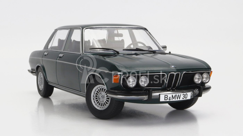 BMW 3.0s E3 Mkii 1971 v mierke 1:18, tmavo zelená