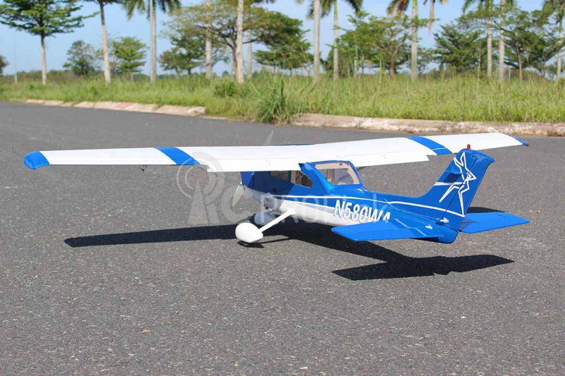 Cessna Skylane T 182 1,75 m modro-biela