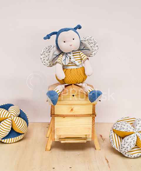 Doudou Textilná aktívna lopta s hrkálkou včela 15 cm