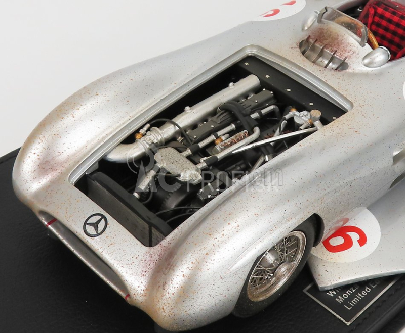 Gp-repliky Mercedes benz F1 W196r Streamliners N 16 Winner Monza Italy Gp (dirty Version) Juan Manuel Fangio 1954 World Champion - Con Vetrina - With Showcase 1:18 Silver