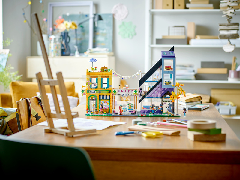 LEGO Friends - Kvetinárstvo a dizajnérske štúdio v centre mesta
