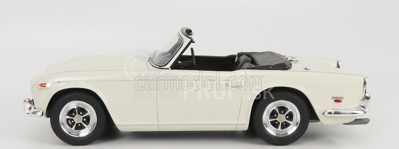 Modely v mierke Cult-scale Triumph Tr5 Spider 1967 1:18 Biela