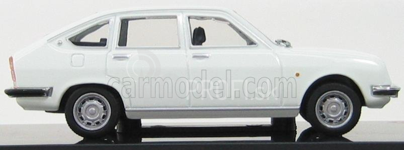 Pego Lancia Beta Berlina (séria 1) 1972 1:43 Biela