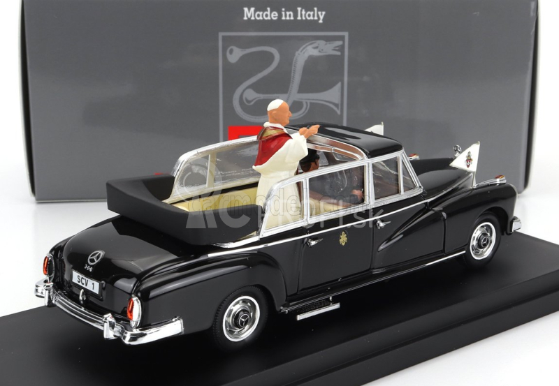 Rio-models Mercedes Benz 300d Limousine Semiconvertible 1960 - S postavičkou vodiča a pápeža - Papa Giovanni Xxiii 1:43 Black