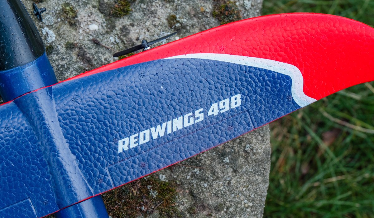 RC letadlo RMT Redwings 498 detail krídla
