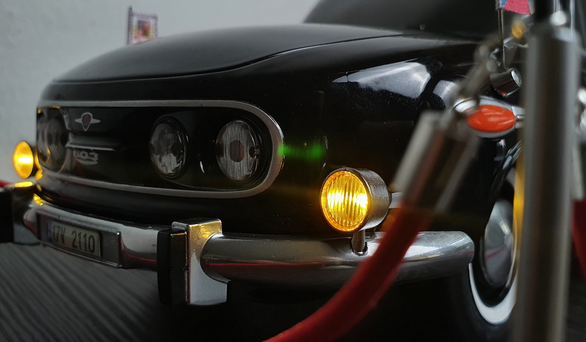 Mlhovové svetlá – upravená Tatra 603
